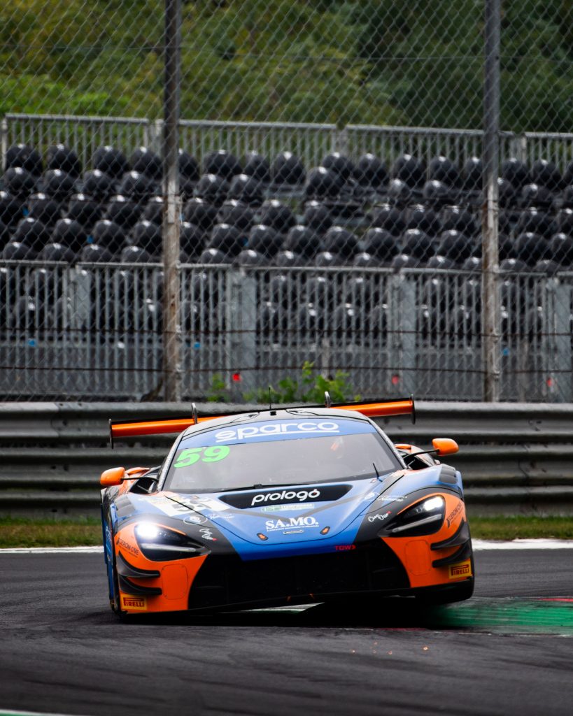 La McLaren 720S GT3 Evo #59 di Riccardo Cazzaniga in pista a Monza, GT Italiano Sprint 2026