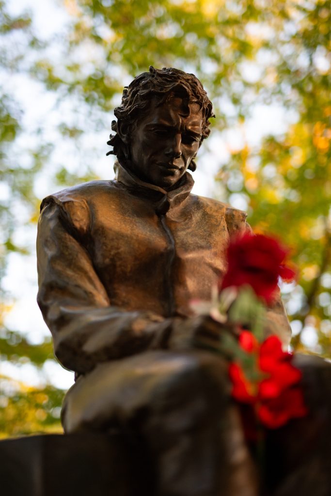 Il monumento ad Ayrton Senna all'Autodromo Enzo e Dino Ferrari di Imola